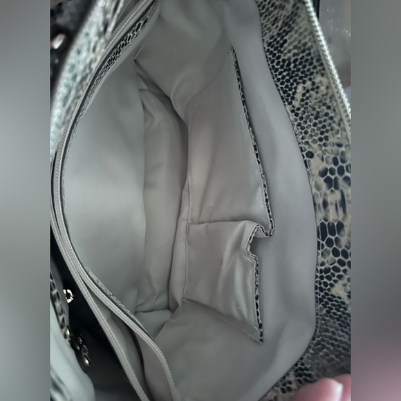 Danier Leather Embossed Snake Purse. - Picture 3 of 8